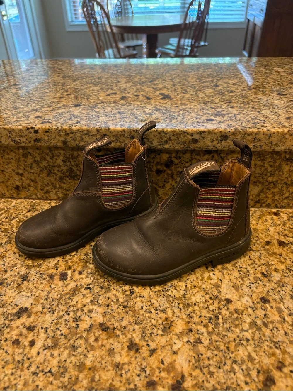 Blundstone Brown Leather Kids Chelsea Boots size AU 10/US 11 Boys Girls